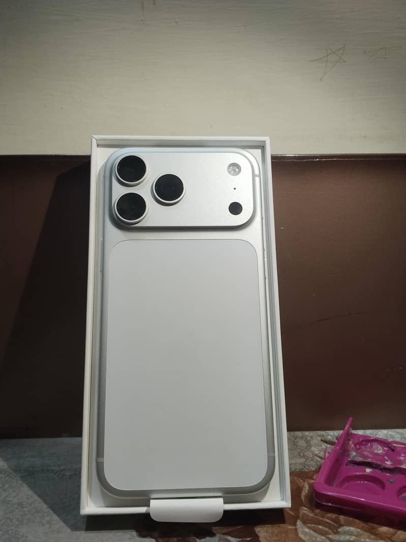 Apple iPhone 17 Pro Max 5