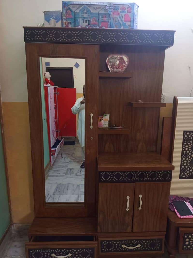 Dressing Table with Mirror & Storage  Good Condition 0