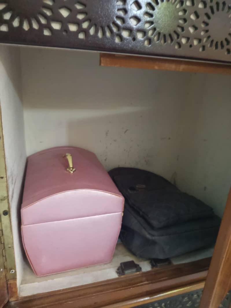 Dressing Table with Mirror & Storage  Good Condition 2