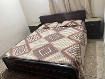 Queen Bed with mattress + 2 side tables