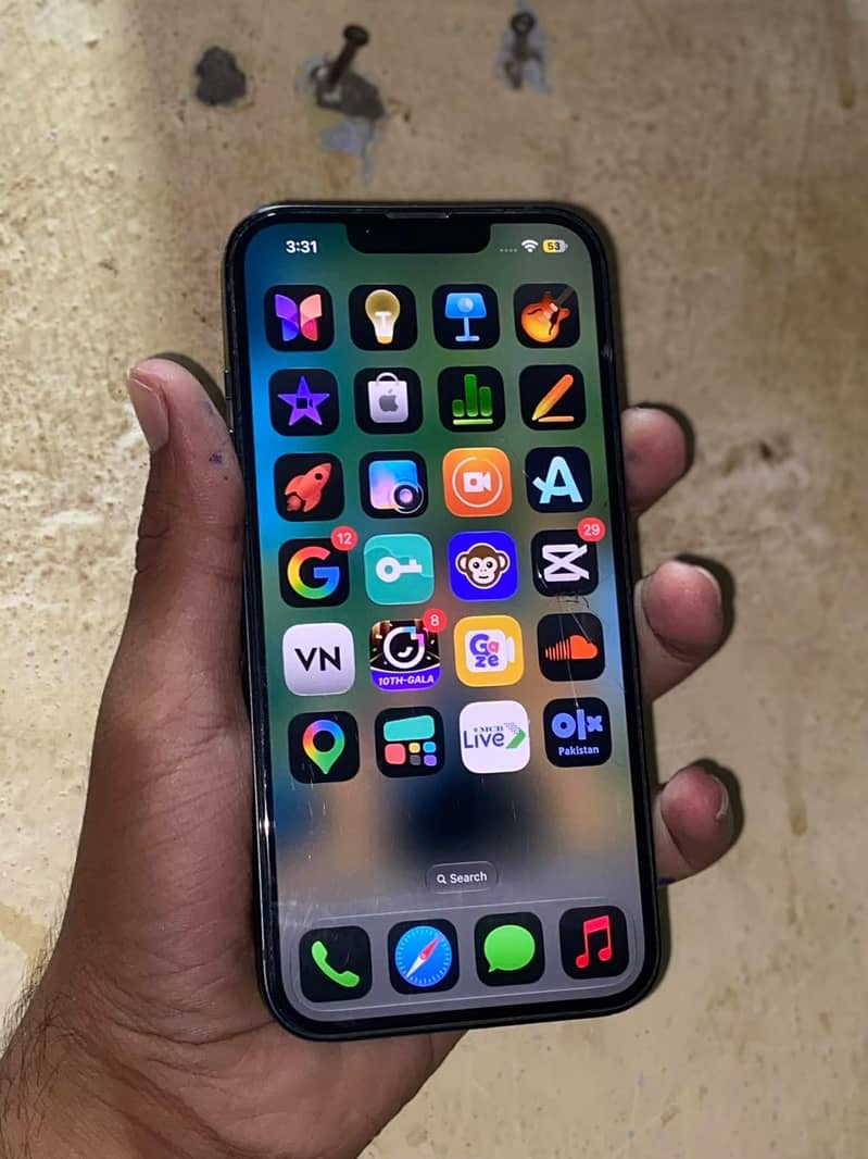 Apple iPhone 13 1