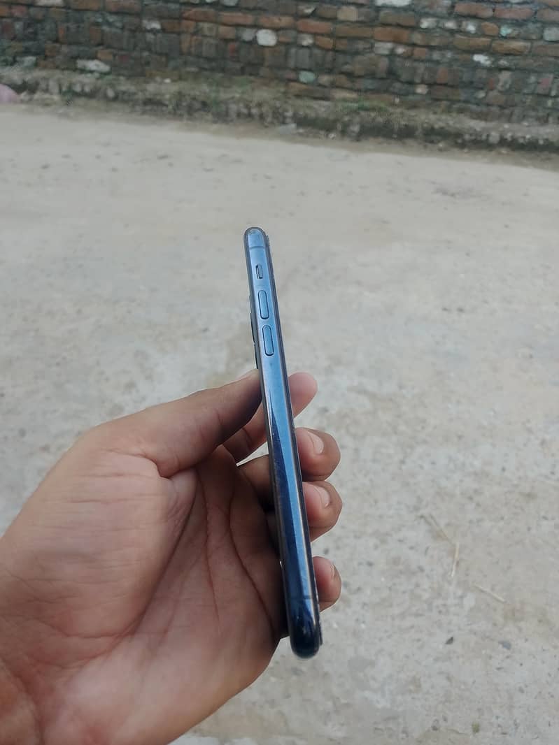 Apple iPhone 11 Pro 1