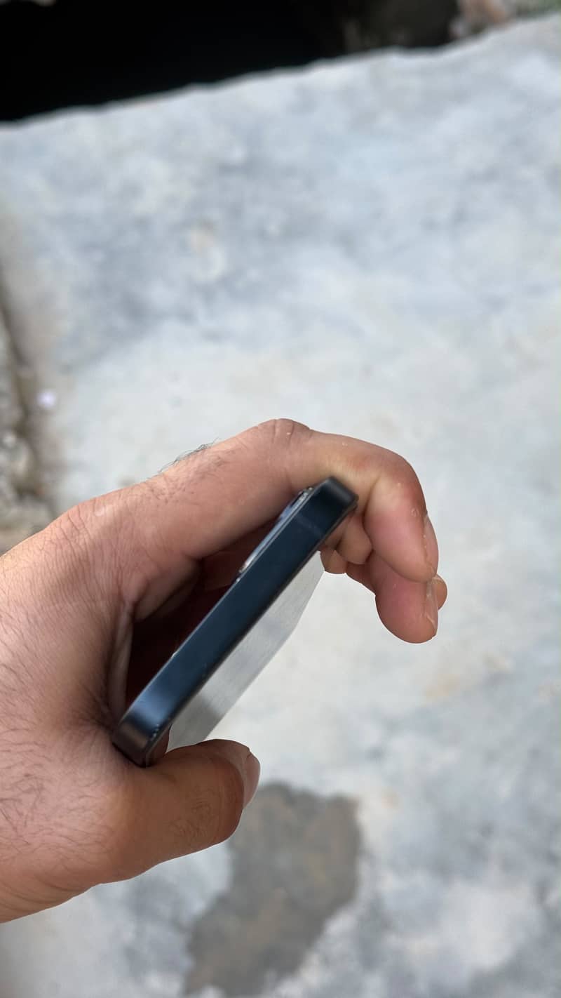 Apple iPhone 13 1