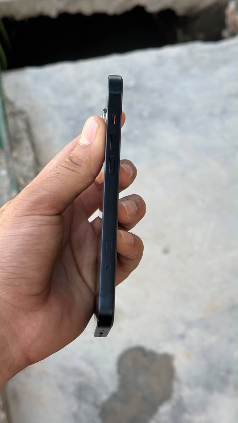 Apple iPhone 13 3