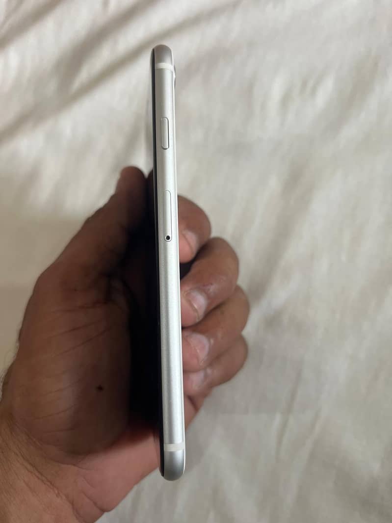 Apple iPhone SE 4