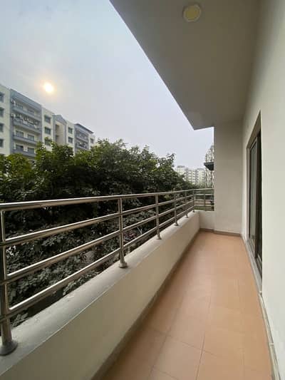 3 BED READY TO MOVE FLAT FOR RENT