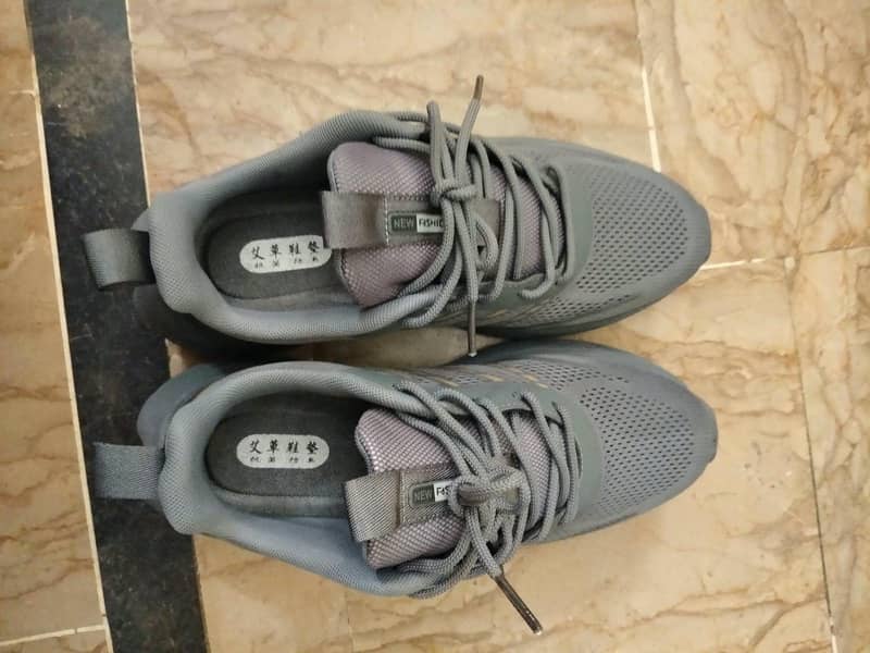Sneakers 1