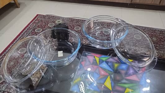 Premium Glass Serving Bowls with Lids – Set of 2