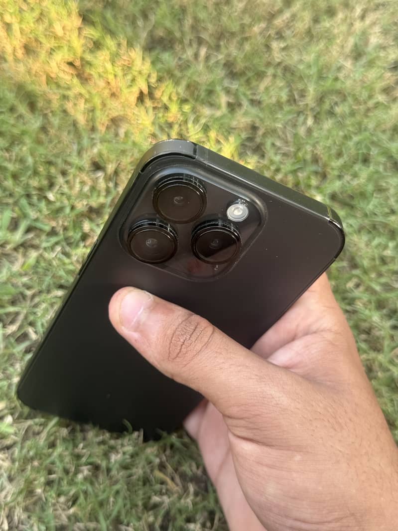 Apple iPhone 14 Pro 1