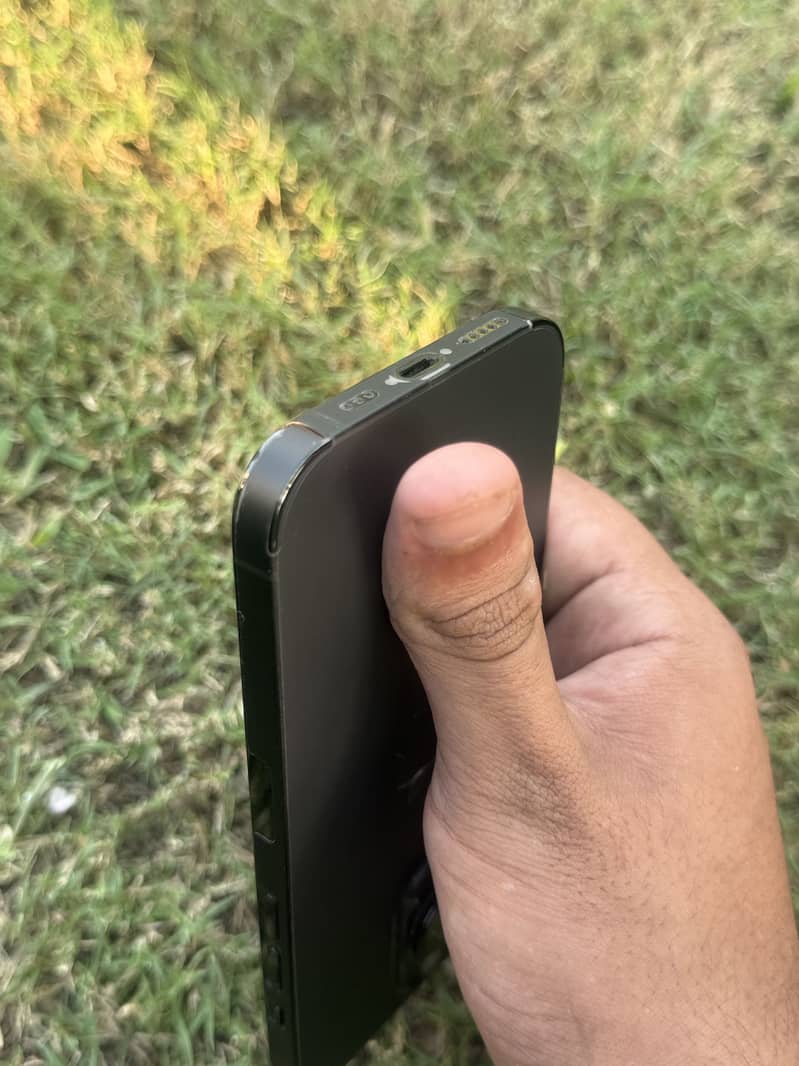Apple iPhone 14 Pro 2