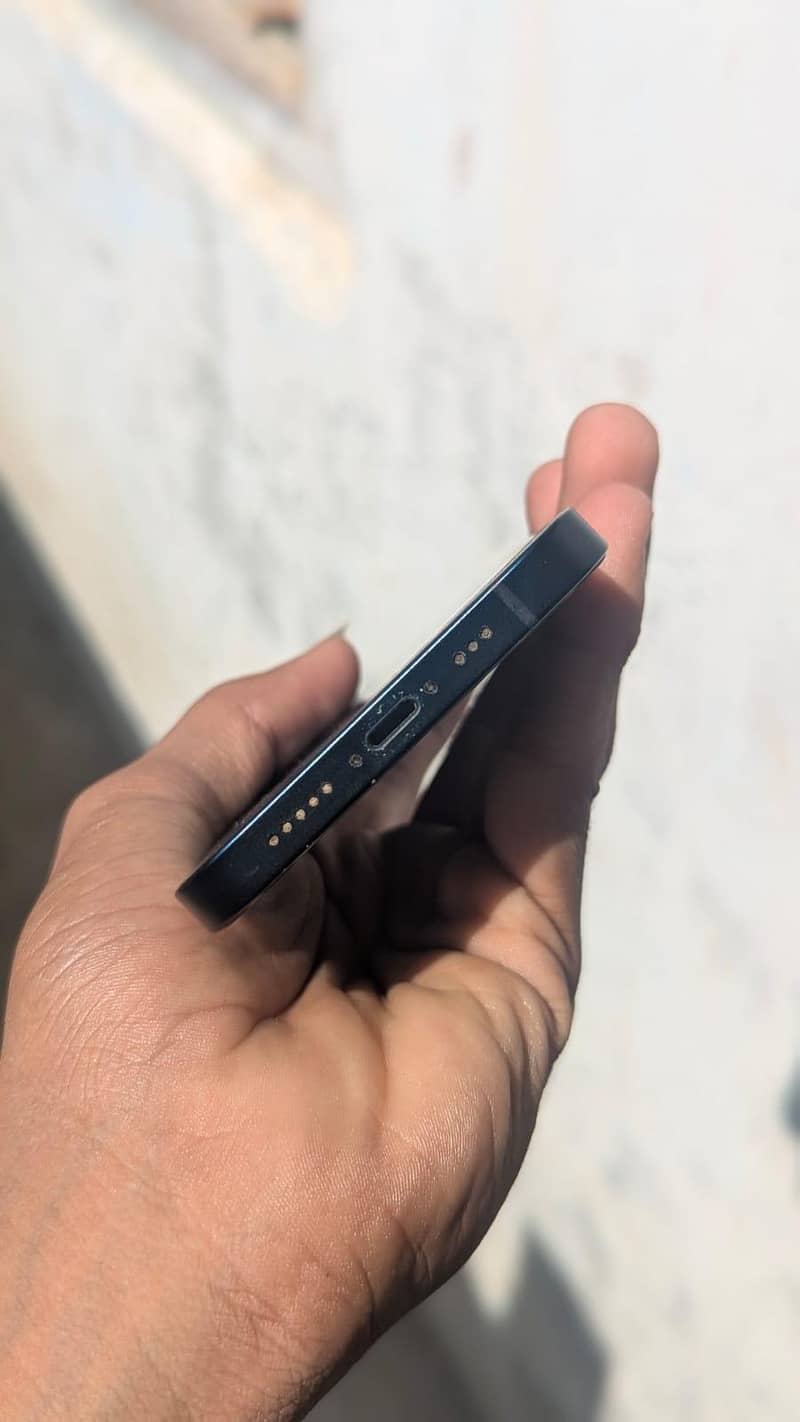 Apple iPhone 13 3