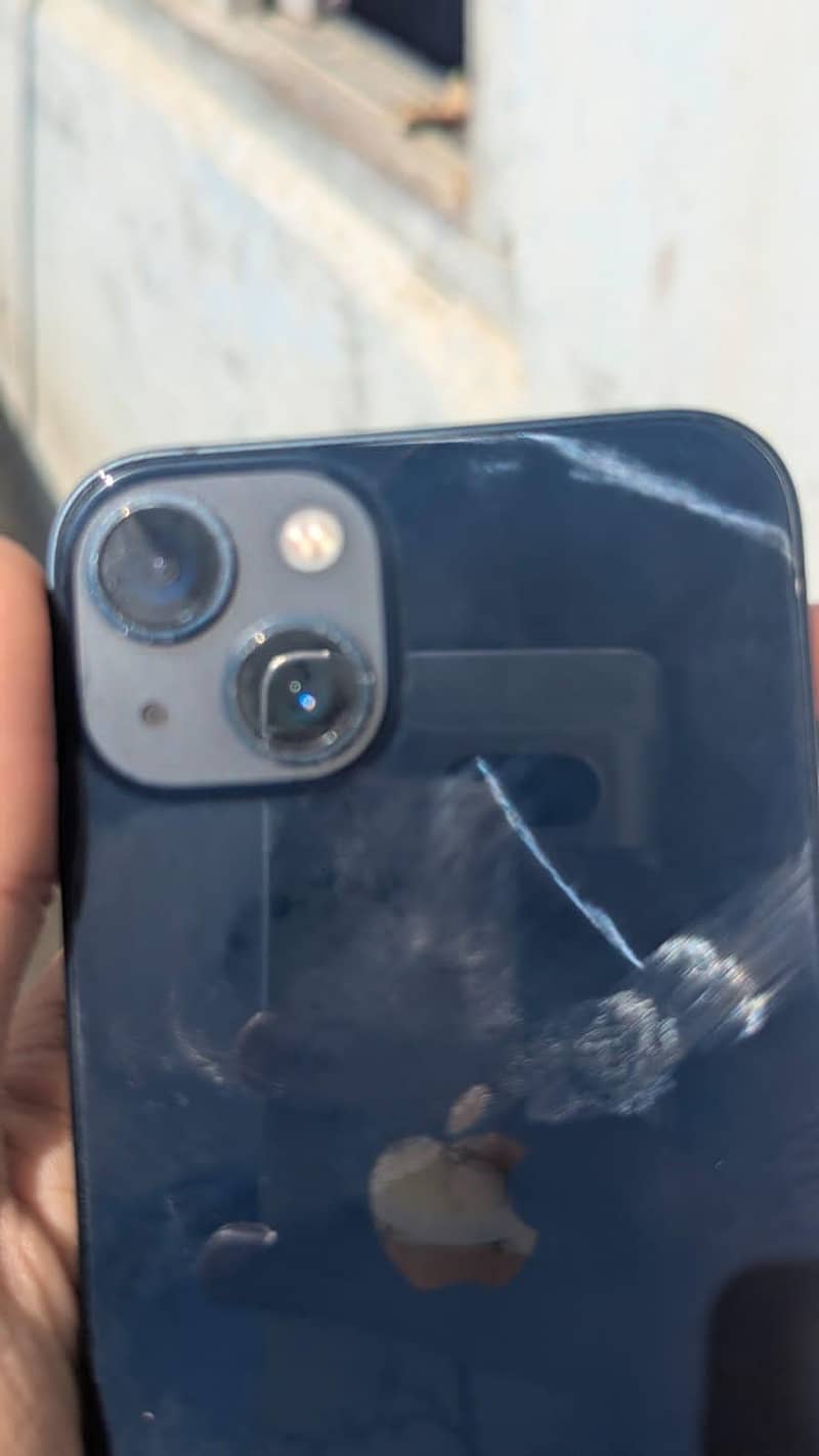 Apple iPhone 13 4