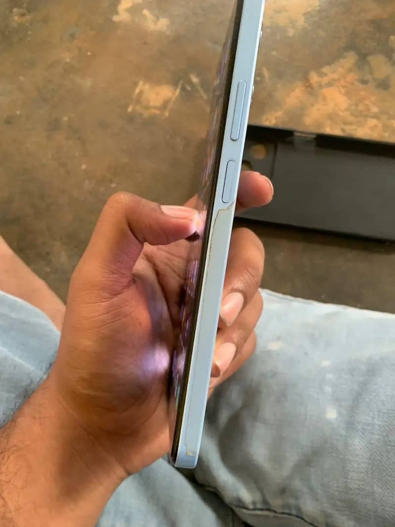 Realme Note 60 4