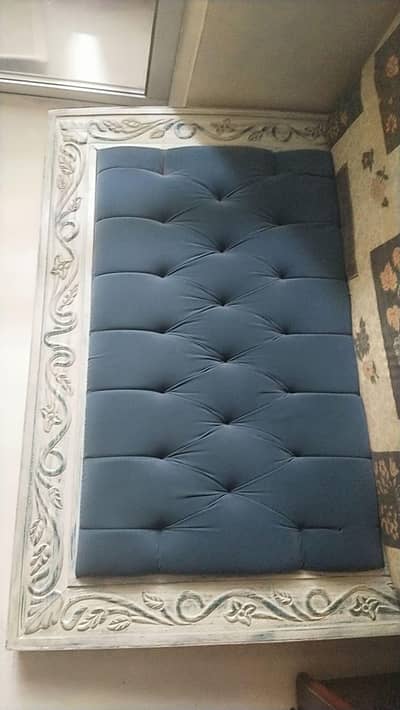 sindly Bed slightly used with 8 Inch Mattress in Excellent Condition