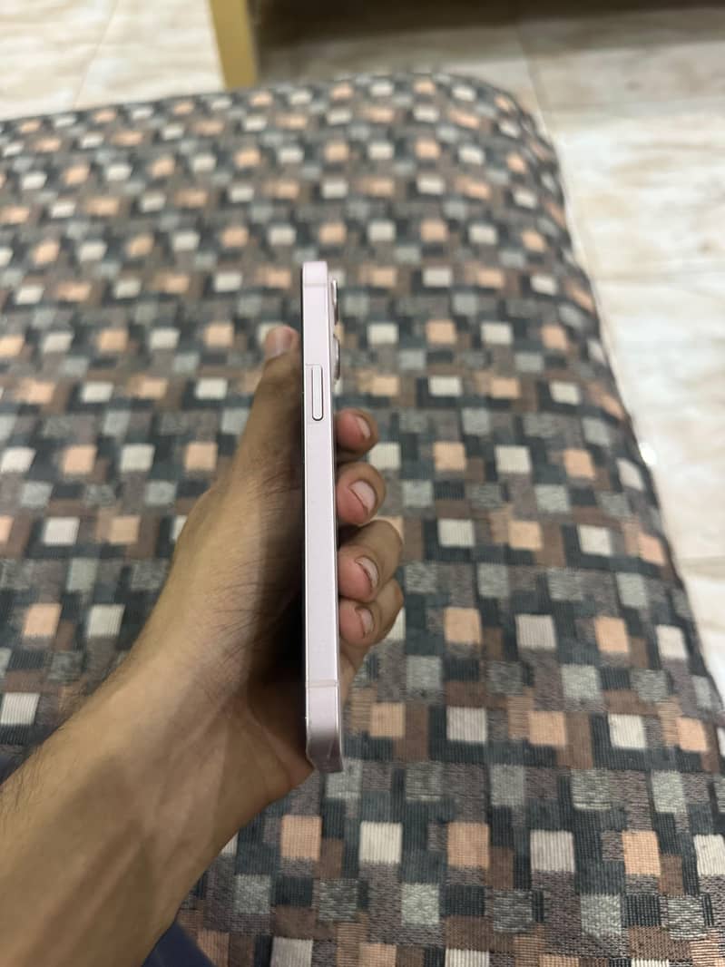 Apple iPhone 13 1