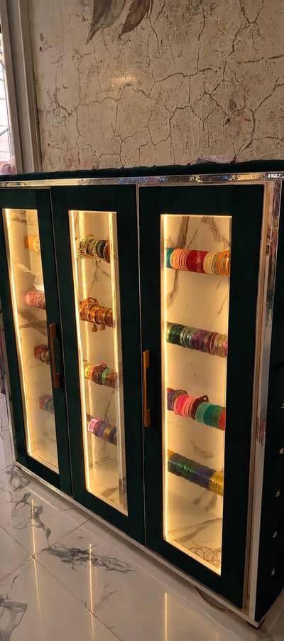 Bangles wardrobe