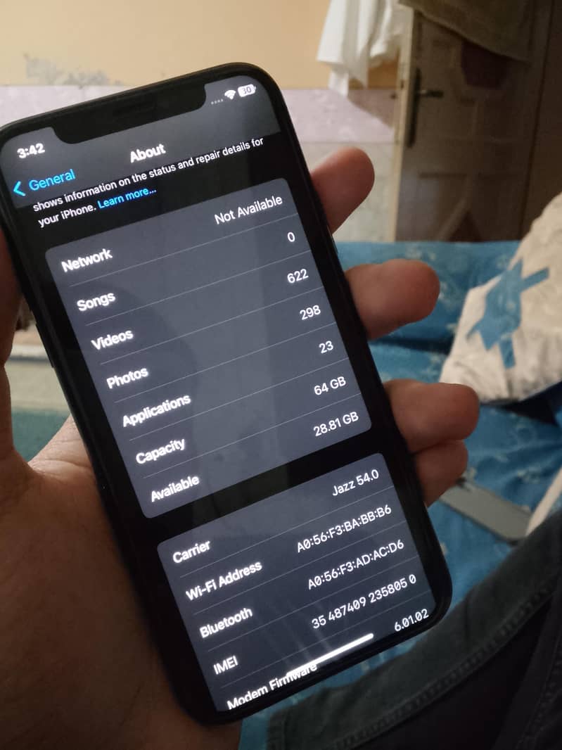 Apple iPhone X 4