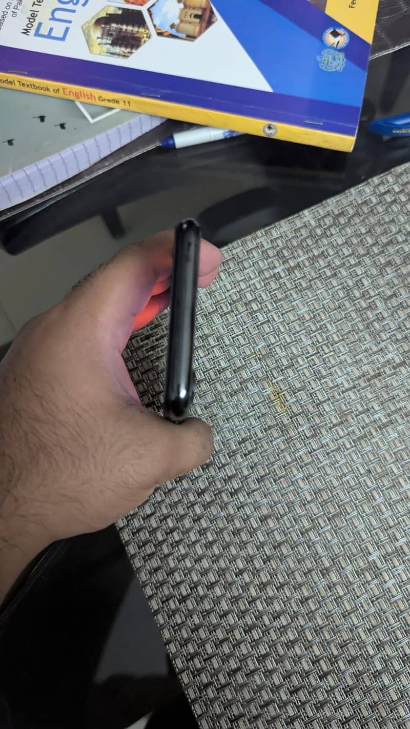 Apple iPhone X 3