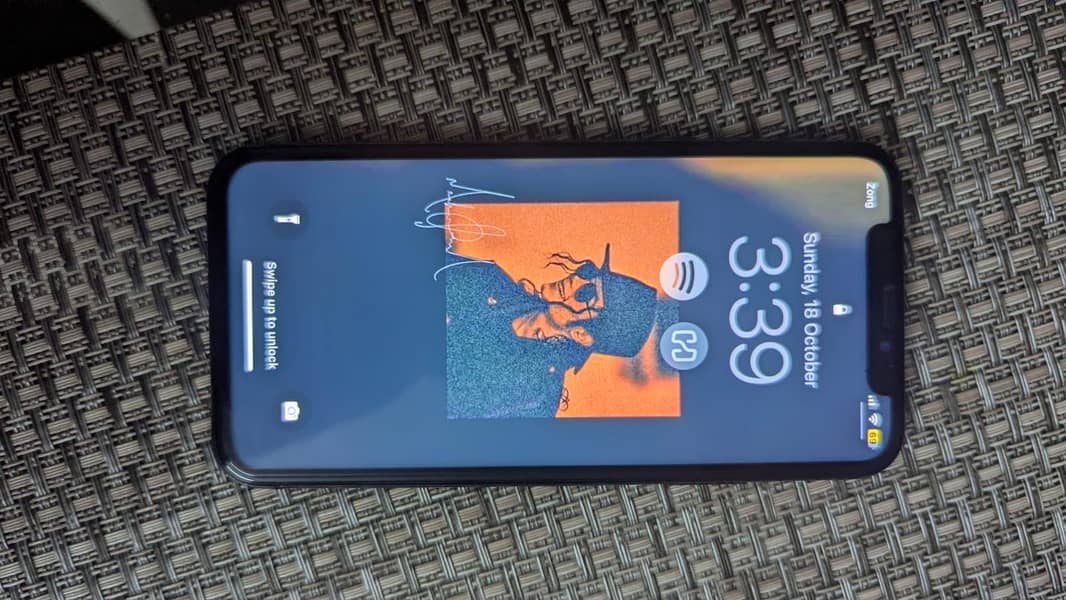 Apple iPhone X 4