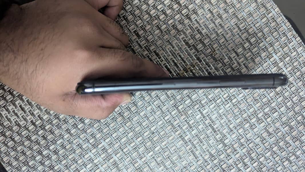 Apple iPhone X 5