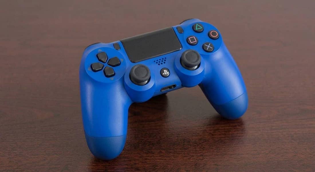 ps4,2 controllers,games 2