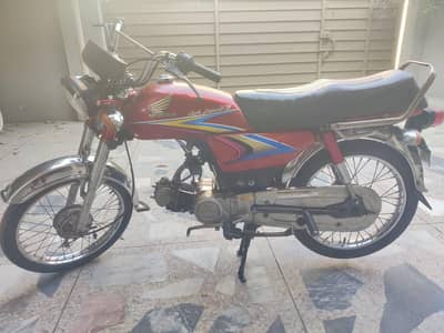 Honda CD70 2011 model