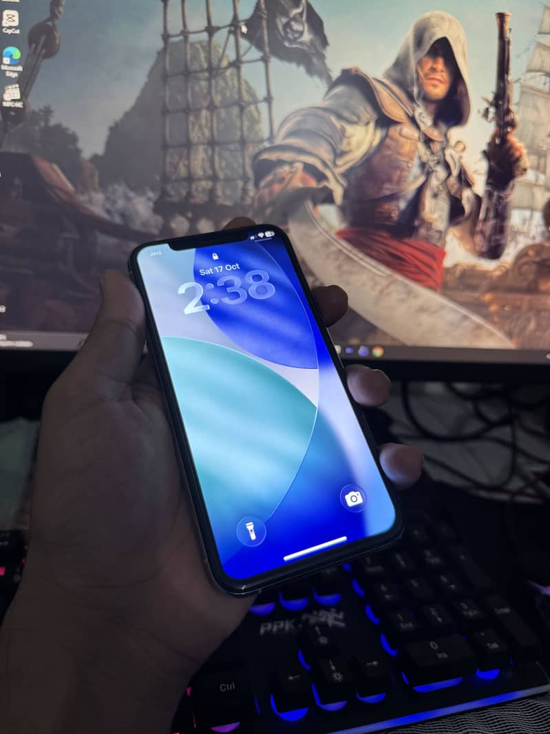 Apple iPhone 11 Pro 4
