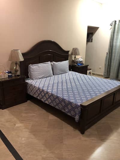 Wooden Bed Set in Solid Condition