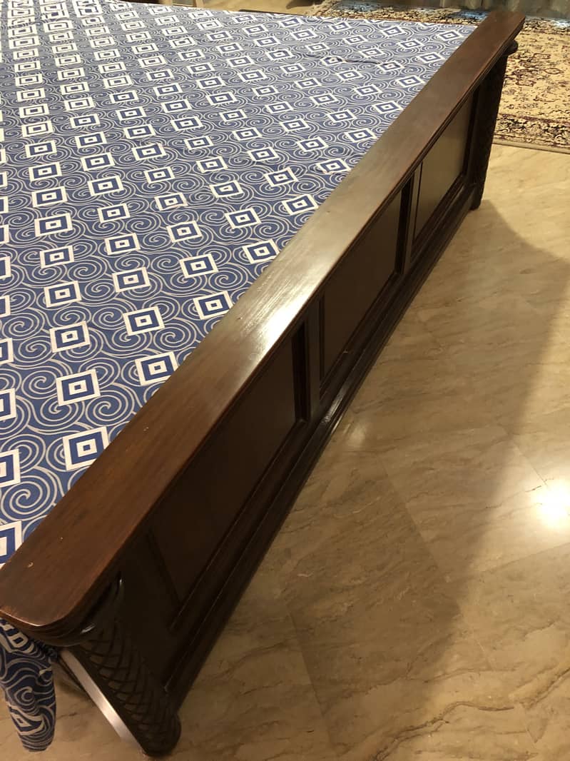 Wooden Bed Set in Solid Condition 2