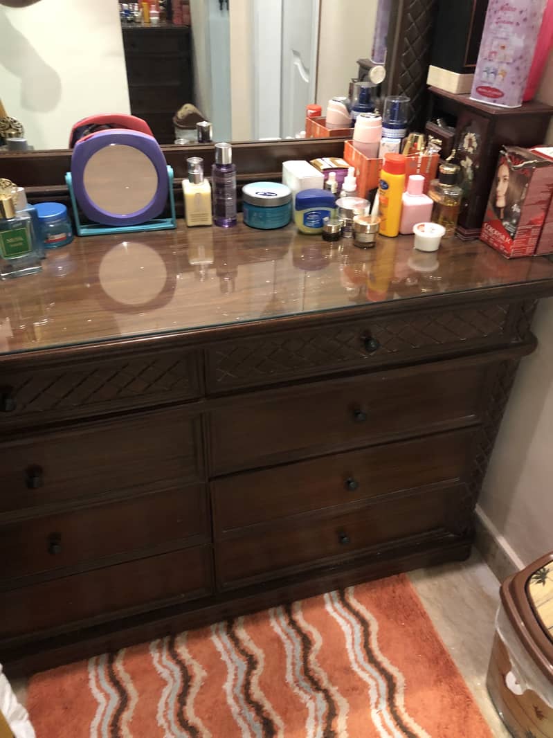 Wooden Bed Set in Solid Condition 4