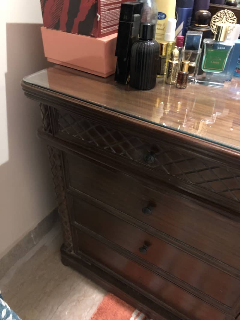 Wooden Bed Set in Solid Condition 5