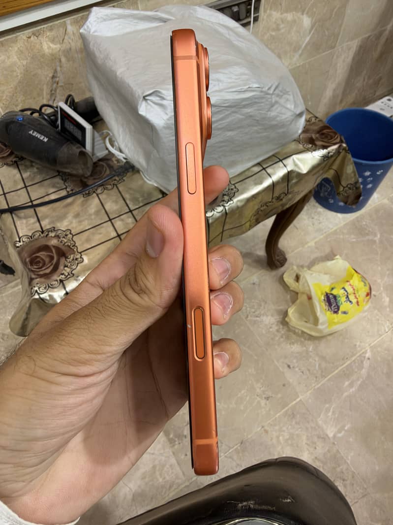 Apple iPhone 17 Pro Max 6