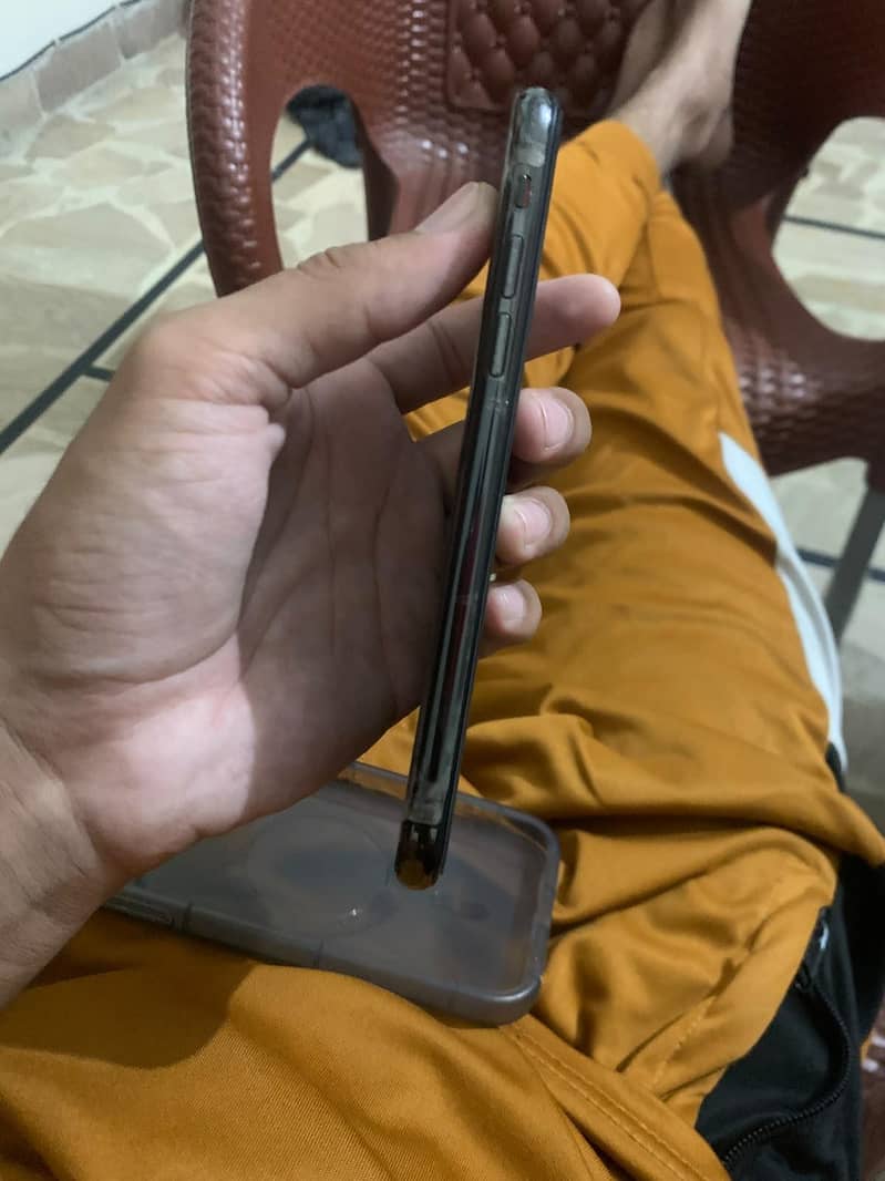 Apple iPhone X 2