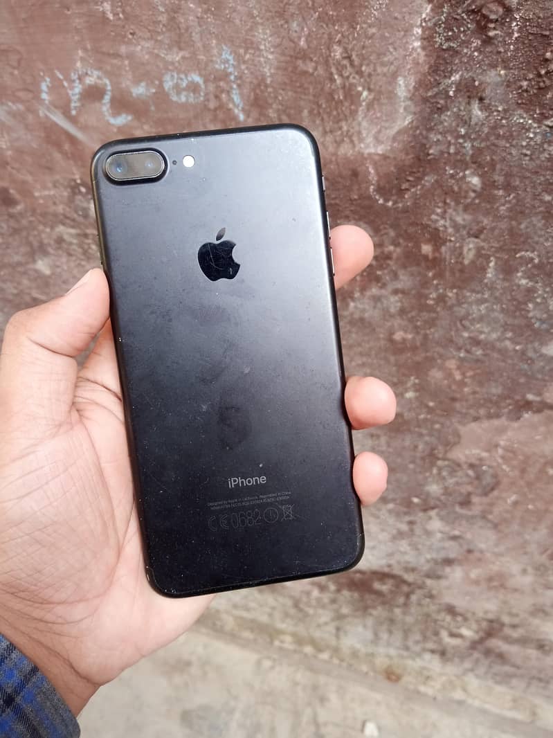 Apple iPhone 7 Plus 0