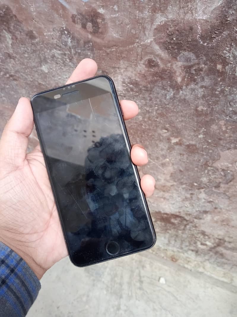 Apple iPhone 7 Plus 1