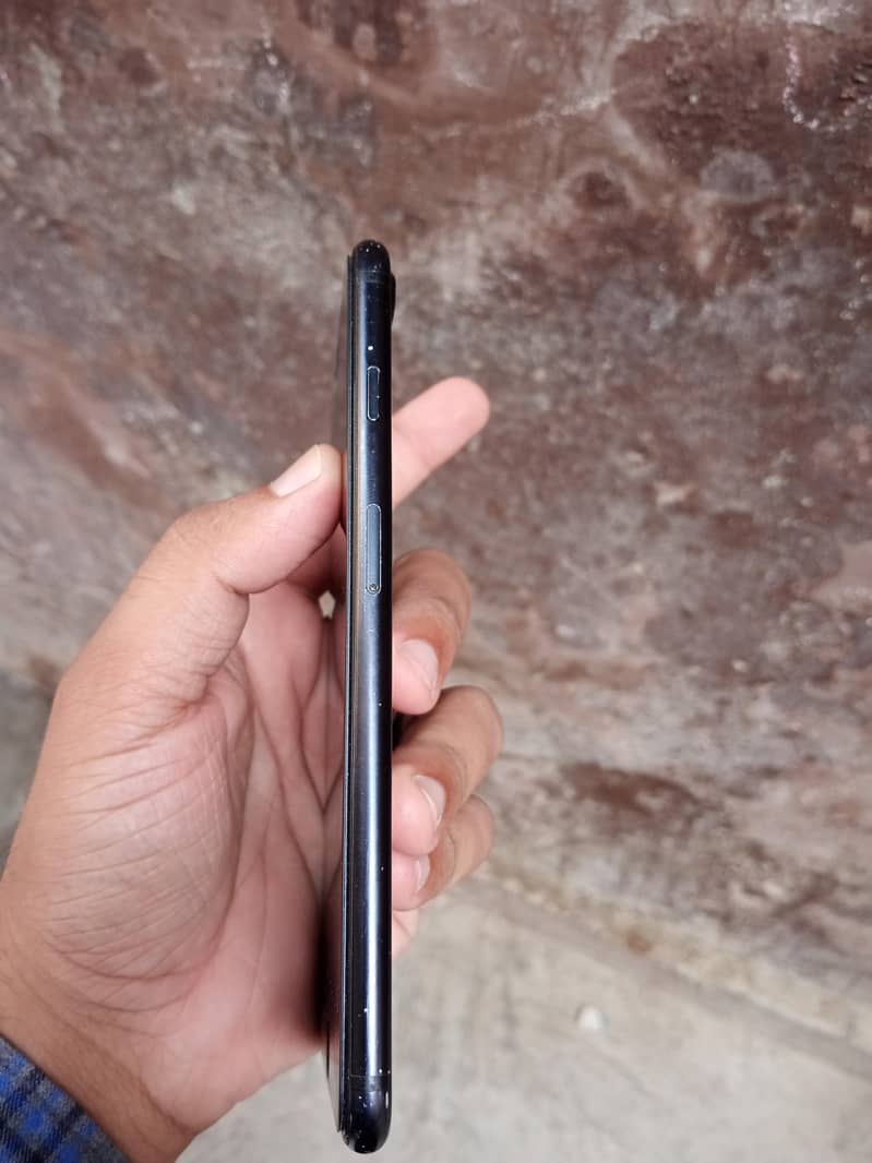 Apple iPhone 7 Plus 3