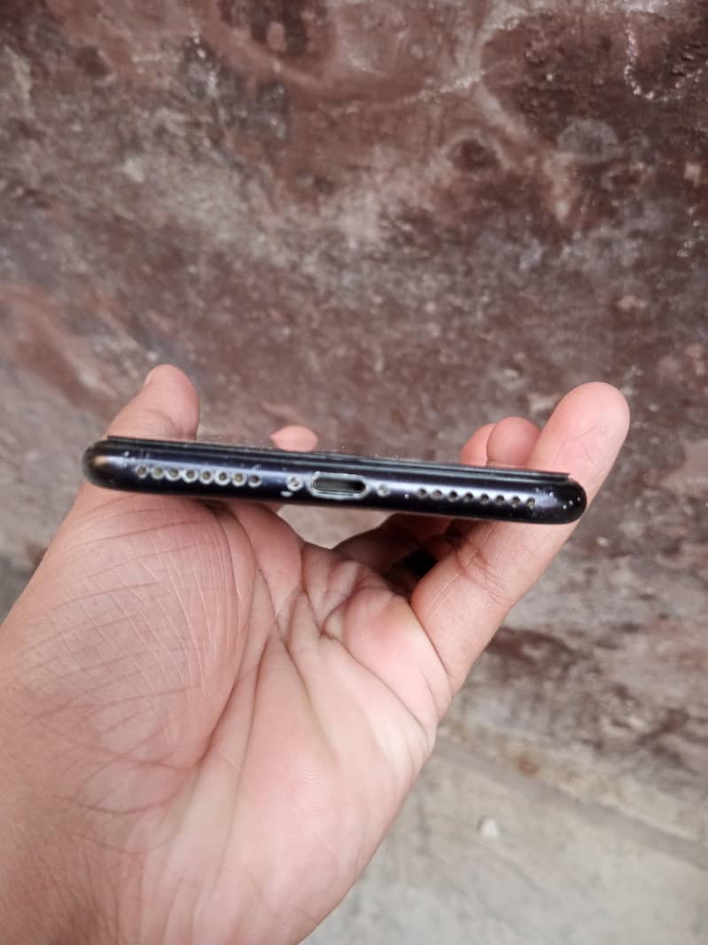 Apple iPhone 7 Plus 4