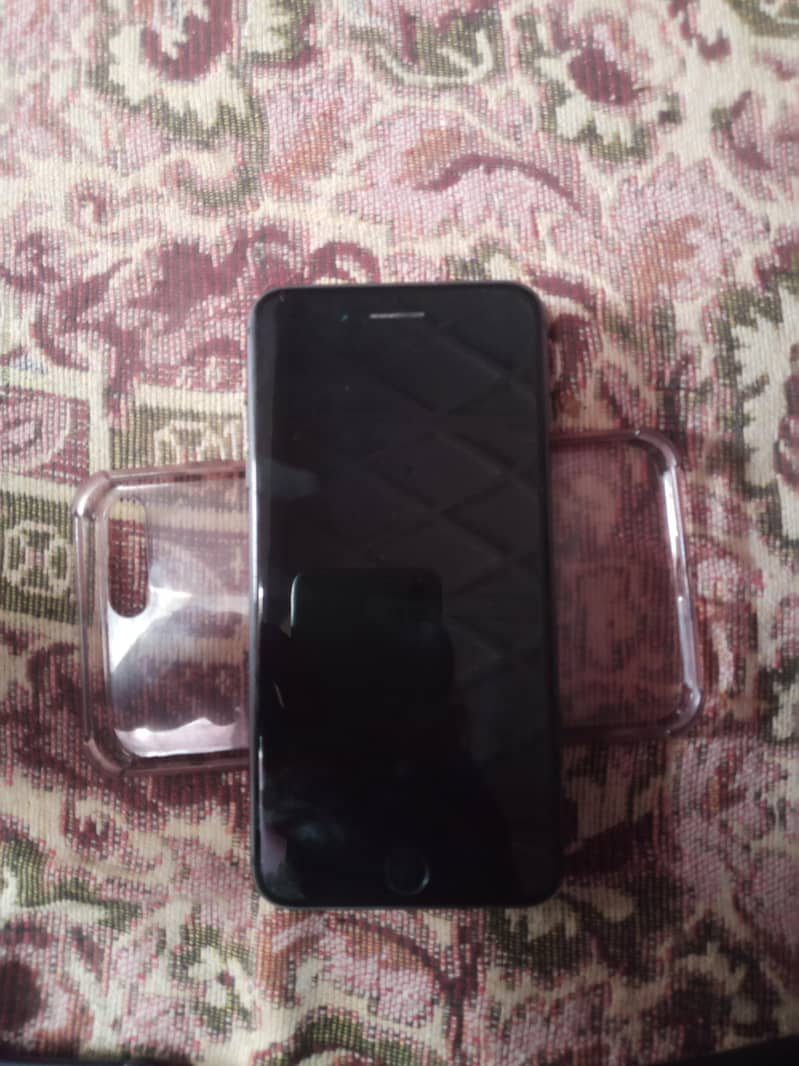 Apple iPhone 8 Plus 0