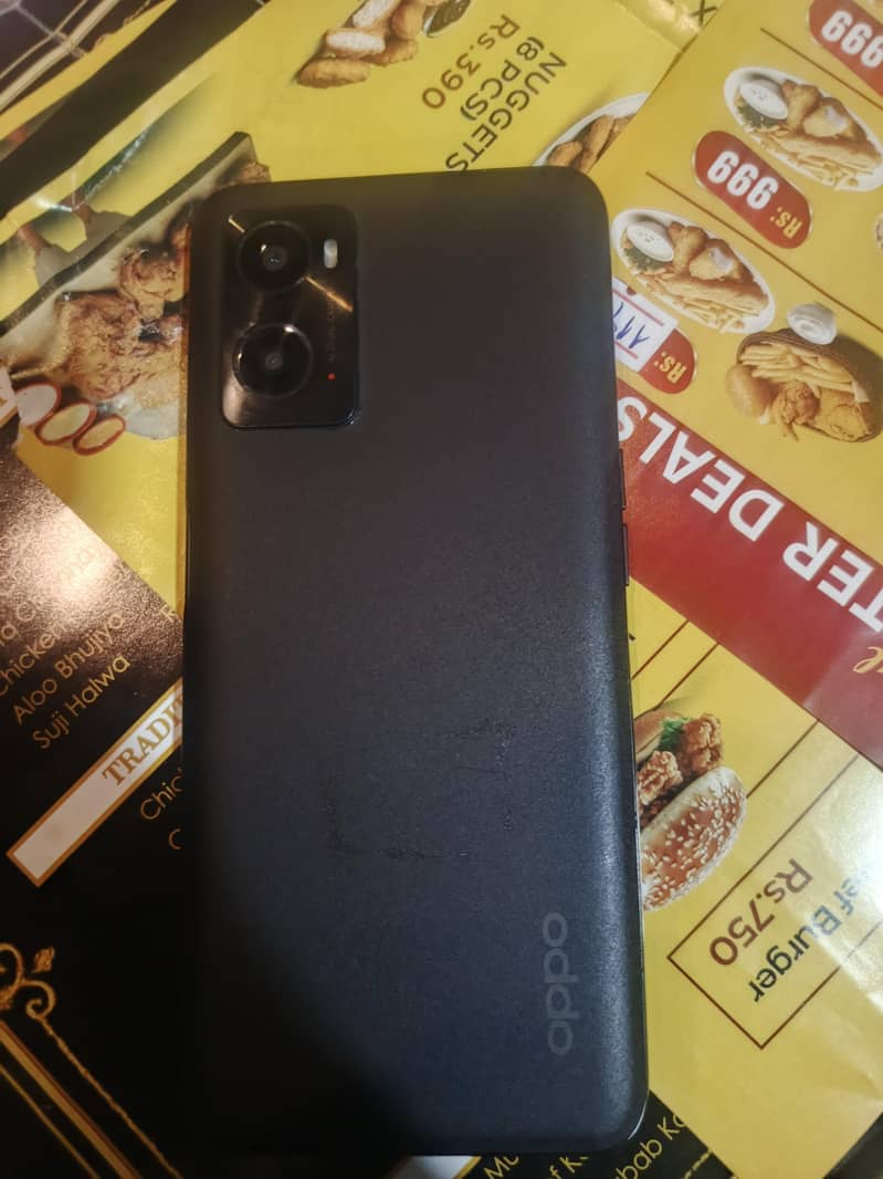 OPPO A76 0