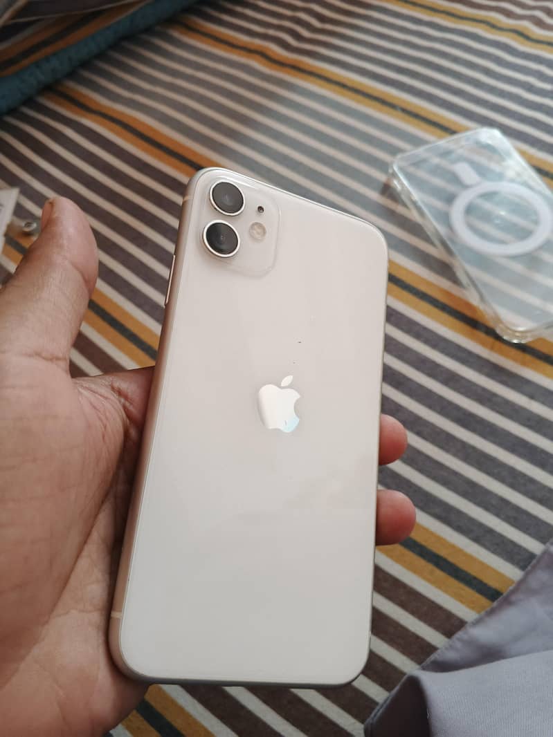 Apple iPhone 11    64GB 0