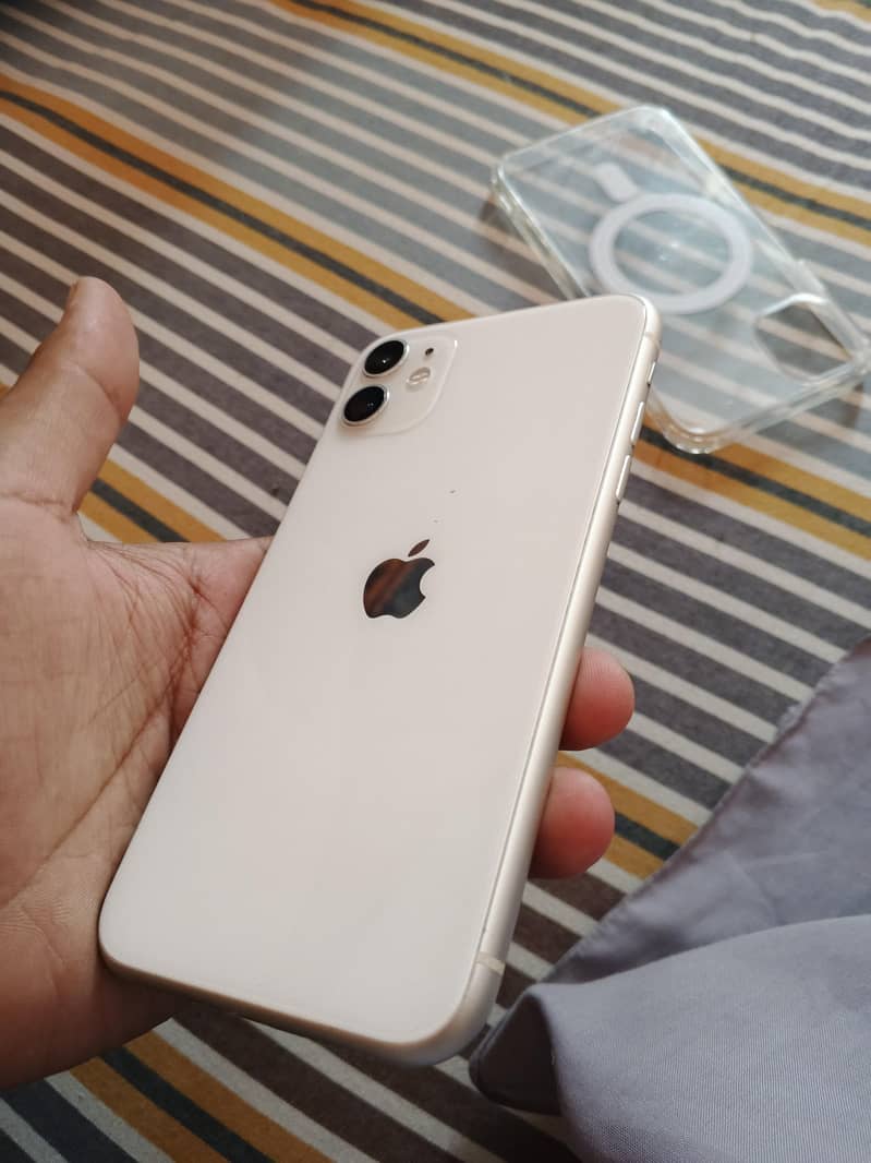 Apple iPhone 11    64GB 9