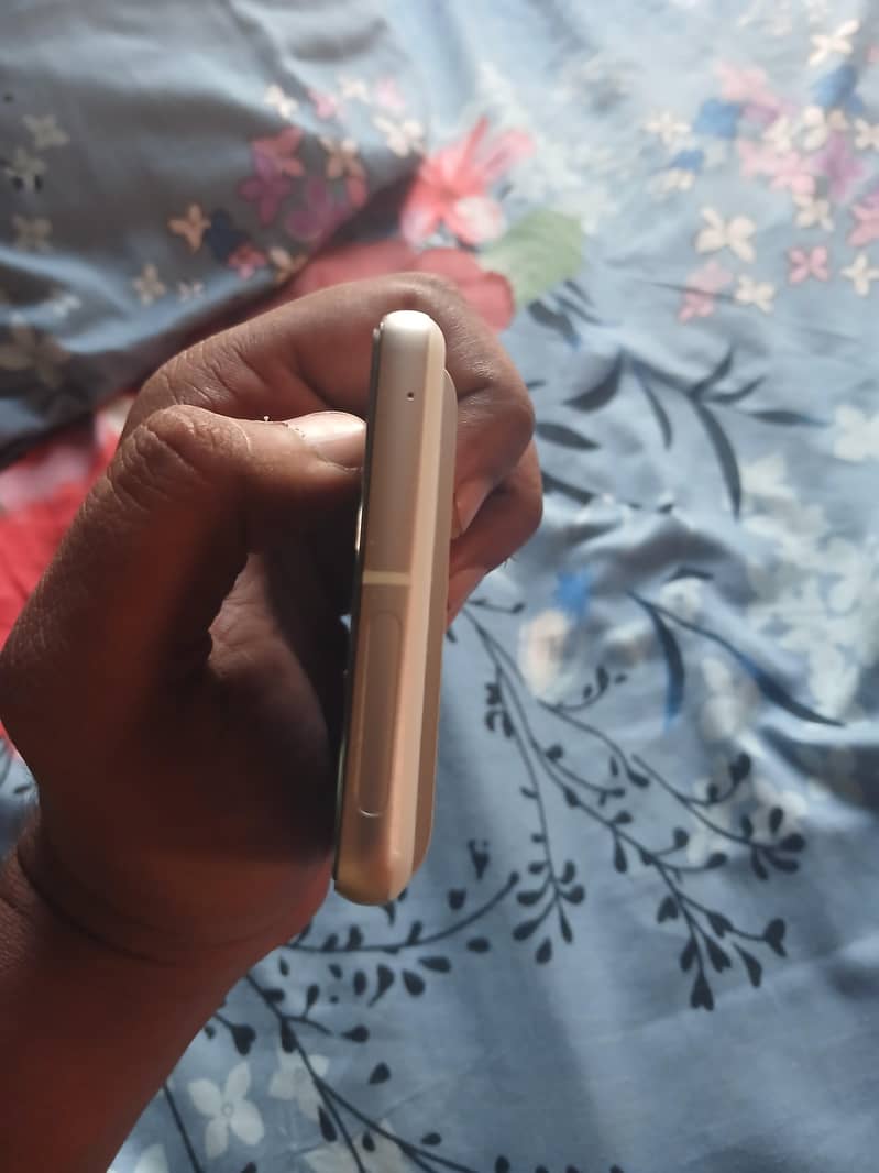 Google Pixel 7 5