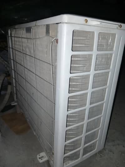 AC for Sale – Normal (Non-Inverter) – Used Condition