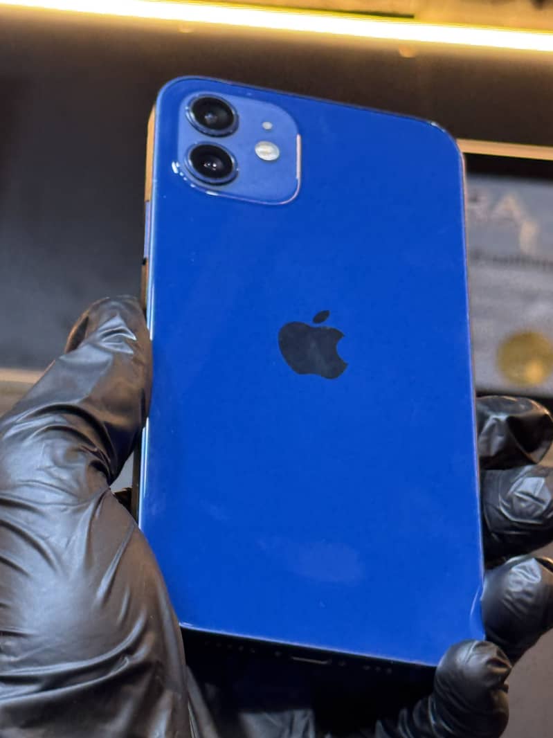 Apple iPhone 12 3