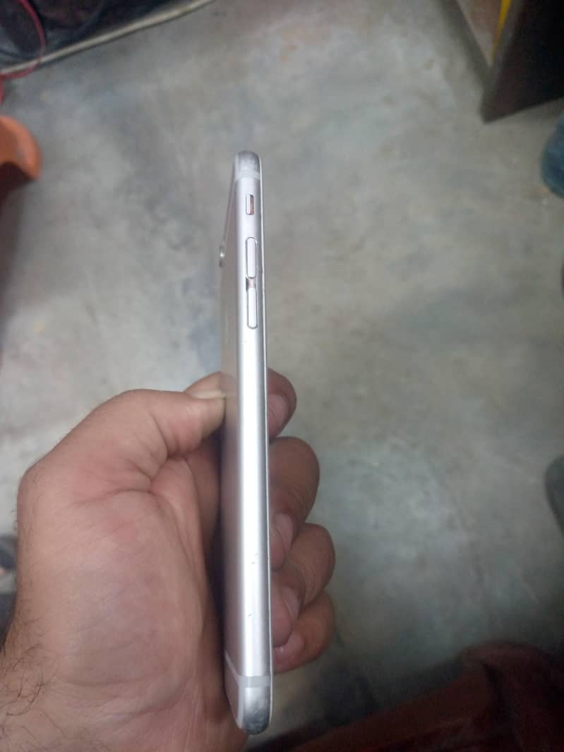Apple iPhone 6S 5