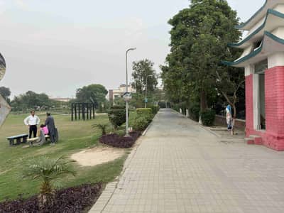 1 KANAL PLOT FOR SALE IN IEP TOWN / ENGINEERS TOWN, DEFENCE ROAD, LAHORE