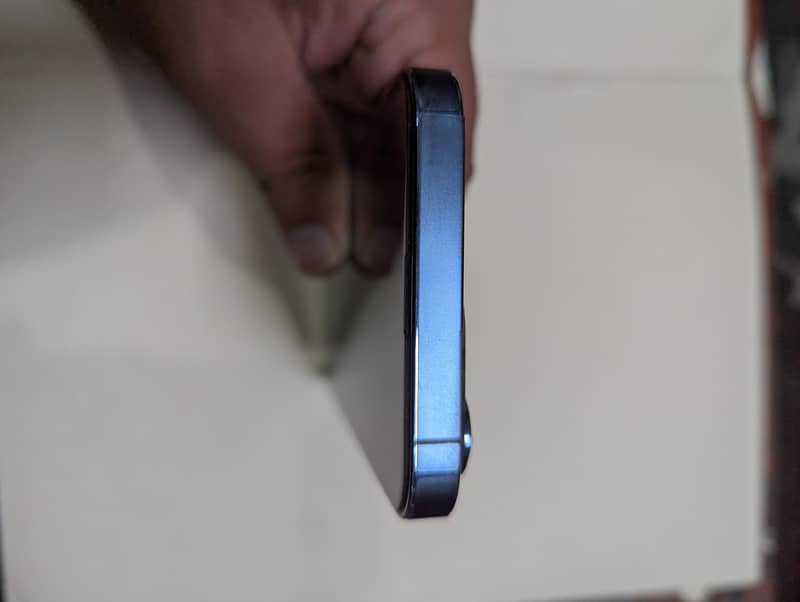 Apple iPhone 13 Pro 3