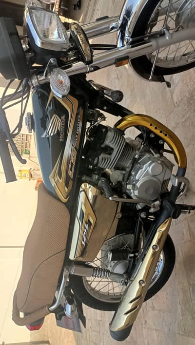 CG 125 Self start GOLD EDITION 0300.6828300
