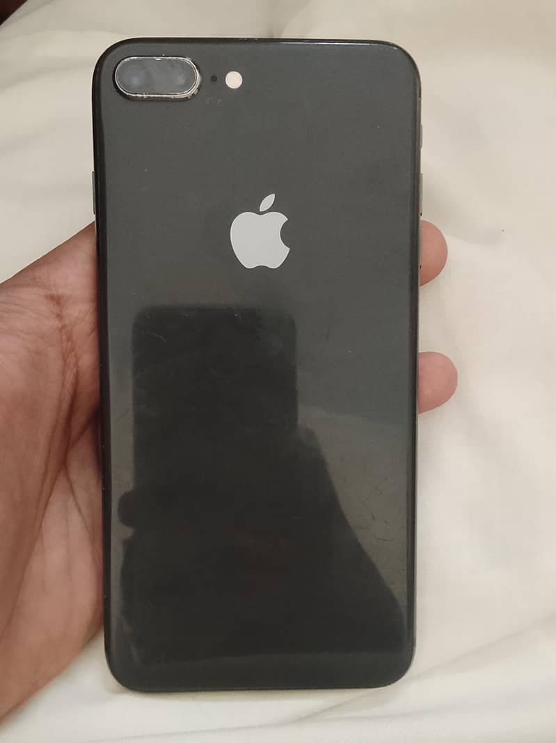 Apple iPhone 8 Plus 1
