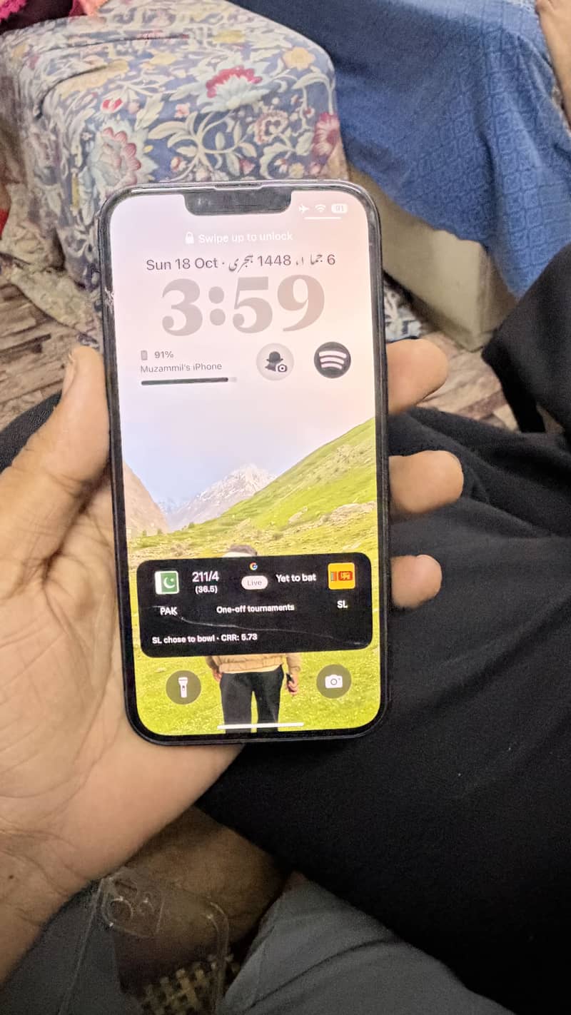 Apple iPhone 13 2